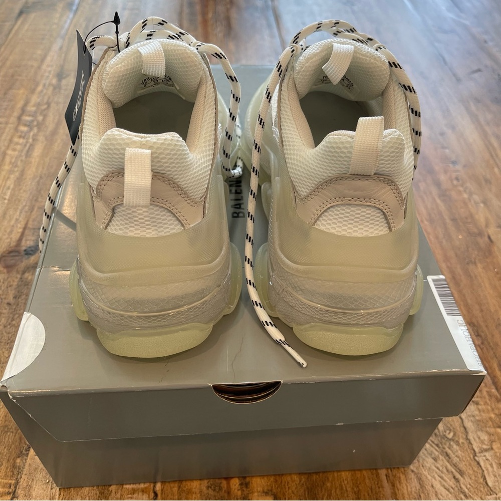 NEW Balenciaga triple S Sneakers - Picture 4 of 7